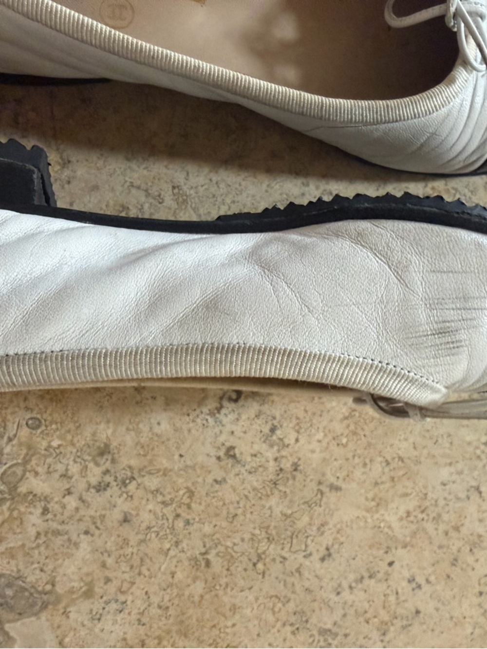 Chanel authentic 💯 Women's Two-Tone Leather Ballet Flats - White and Black - Picture 5 of 7